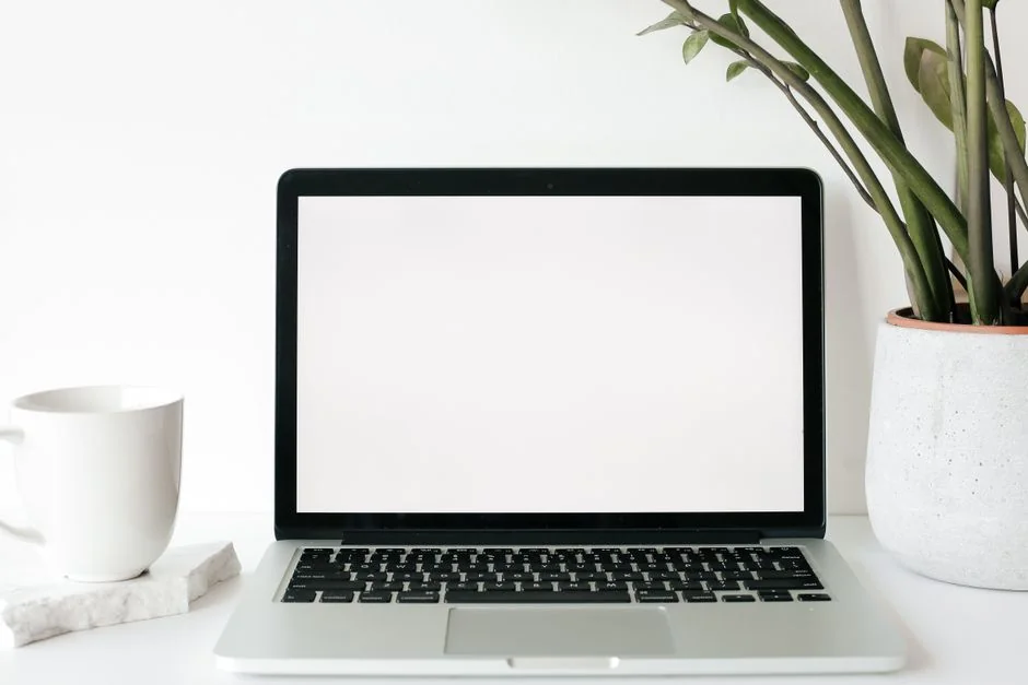 Je travaille dans une société de logiciels et j'ai conçu une application pour le personnel sur le terrain. Ce jour-là, nous avons fait une visite de notre parcours et nous n'avons pas pu manquer une photo de notre travail :)